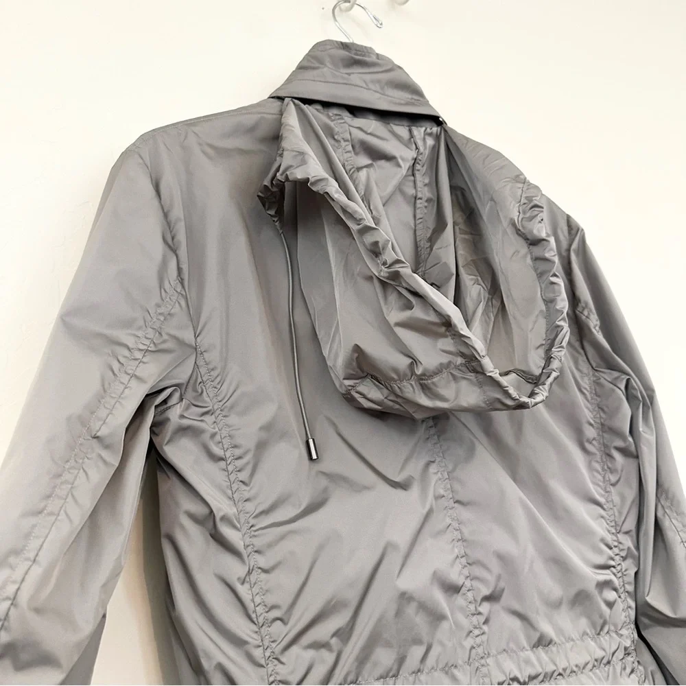 Gucci men’s Nylon Windbreaker Jacket Silver Gray